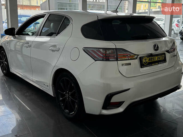 Білий Лексус СТ, об'ємом двигуна 1.8 л та пробігом 146 тис. км за 12600 $, фото 4 на Automoto.ua
