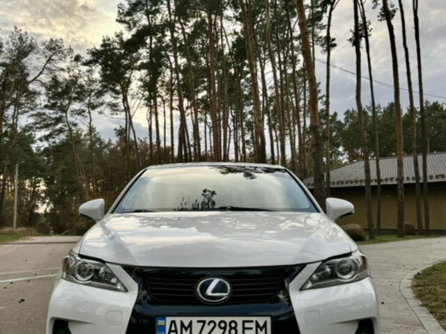 Білий Лексус СТ, об'ємом двигуна 1.8 л та пробігом 205 тис. км за 11500 $, фото 4 на Automoto.ua
