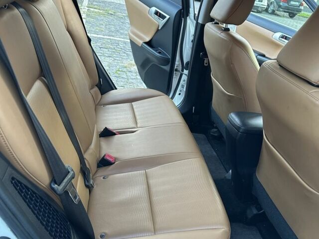 Білий Лексус СТ, об'ємом двигуна 1.8 л та пробігом 270 тис. км за 11250 $, фото 8 на Automoto.ua