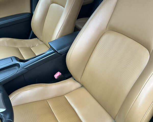 Белый Лексус СТ, объемом двигателя 1.8 л и пробегом 220 тыс. км за 11000 $, фото 11 на Automoto.ua