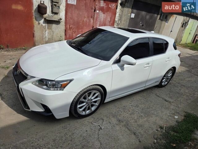 Білий Лексус СТ, об'ємом двигуна 1.8 л та пробігом 200 тис. км за 12500 $, фото 3 на Automoto.ua
