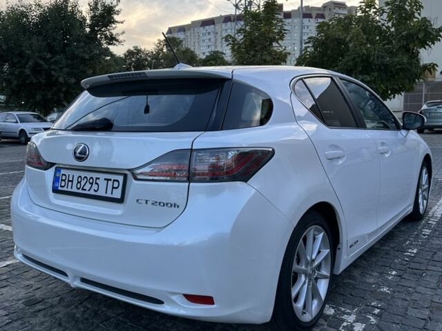 Білий Лексус СТ, об'ємом двигуна 1.8 л та пробігом 270 тис. км за 11250 $, фото 3 на Automoto.ua