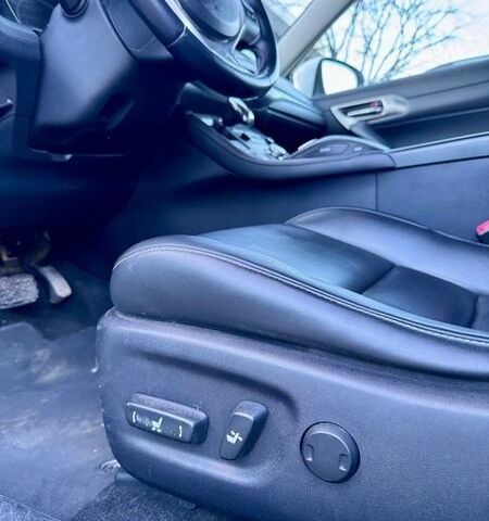 Белый Лексус СТ, объемом двигателя 1.8 л и пробегом 205 тыс. км за 12600 $, фото 15 на Automoto.ua