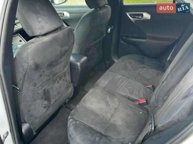 Белый Лексус СТ, объемом двигателя 1.8 л и пробегом 192 тыс. км за 14500 $, фото 12 на Automoto.ua