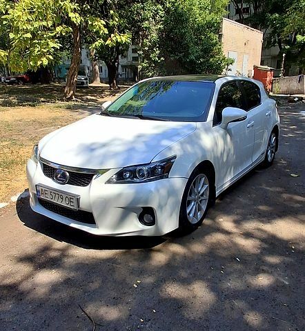 Білий Лексус СТ, об'ємом двигуна 1.8 л та пробігом 180 тис. км за 11500 $, фото 6 на Automoto.ua