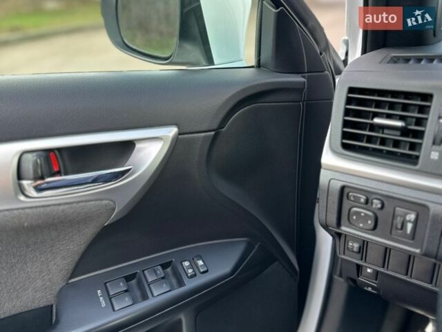 Белый Лексус СТ, объемом двигателя 1.8 л и пробегом 192 тыс. км за 14500 $, фото 10 на Automoto.ua