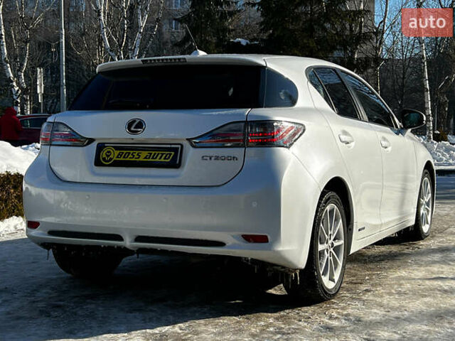 Білий Лексус СТ, об'ємом двигуна 1.8 л та пробігом 130 тис. км за 14400 $, фото 6 на Automoto.ua