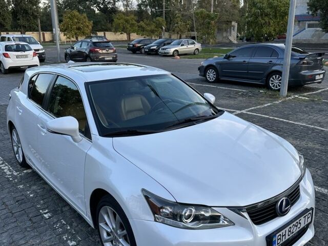 Білий Лексус СТ, об'ємом двигуна 1.8 л та пробігом 270 тис. км за 11250 $, фото 2 на Automoto.ua