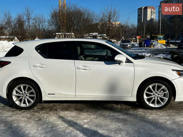 Білий Лексус СТ, об'ємом двигуна 1.8 л та пробігом 130 тис. км за 14400 $, фото 7 на Automoto.ua