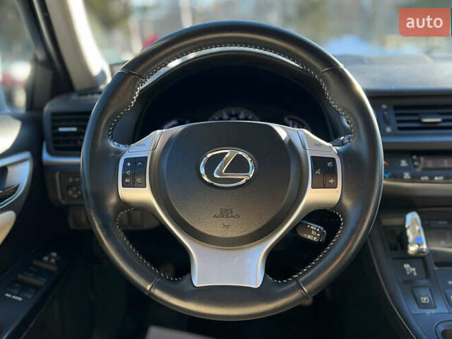 Білий Лексус СТ, об'ємом двигуна 1.8 л та пробігом 130 тис. км за 14400 $, фото 9 на Automoto.ua