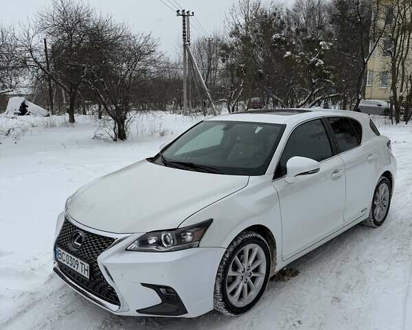 Белый Лексус СТ, объемом двигателя 1.8 л и пробегом 130 тыс. км за 13500 $, фото 11 на Automoto.ua