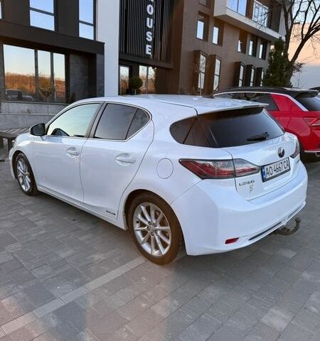 Белый Лексус СТ, объемом двигателя 1.8 л и пробегом 205 тыс. км за 12600 $, фото 13 на Automoto.ua