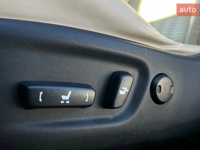 Білий Лексус СТ, об'ємом двигуна 1.8 л та пробігом 130 тис. км за 14400 $, фото 20 на Automoto.ua