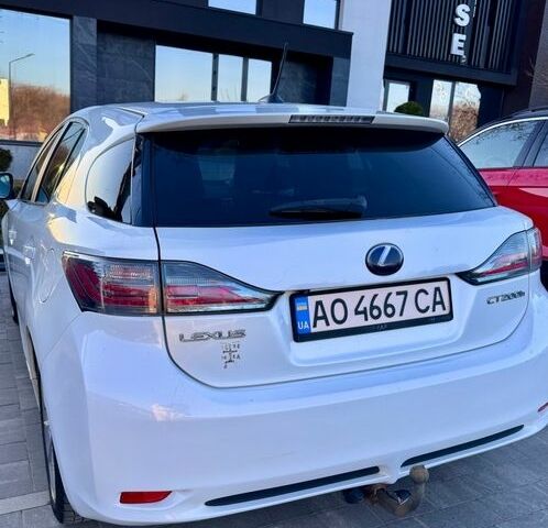 Белый Лексус СТ, объемом двигателя 1.8 л и пробегом 205 тыс. км за 12600 $, фото 10 на Automoto.ua