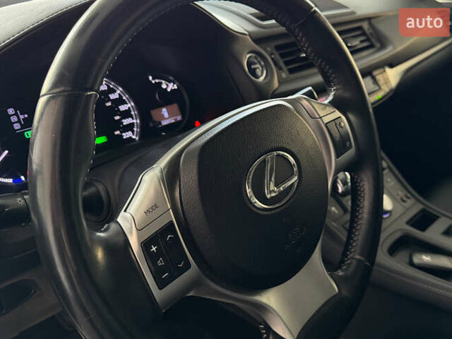 Білий Лексус СТ, об'ємом двигуна 1.8 л та пробігом 146 тис. км за 12600 $, фото 9 на Automoto.ua