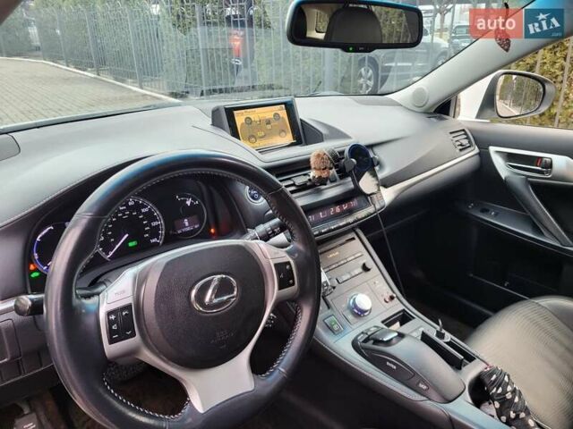 Білий Лексус СТ, об'ємом двигуна 1.8 л та пробігом 180 тис. км за 11999 $, фото 6 на Automoto.ua