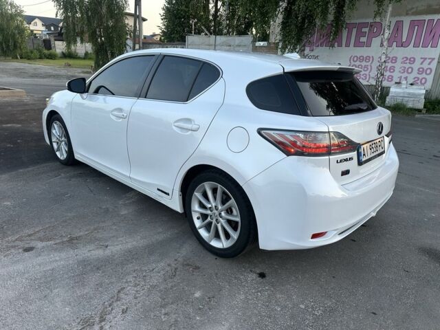 Білий Лексус СТ, об'ємом двигуна 1.8 л та пробігом 286 тис. км за 12500 $, фото 2 на Automoto.ua