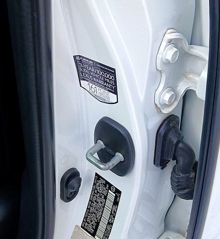 Белый Лексус СТ, объемом двигателя 1.8 л и пробегом 170 тыс. км за 14441 $, фото 10 на Automoto.ua