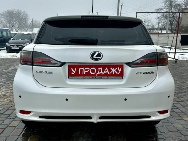 Белый Лексус СТ, объемом двигателя 1.8 л и пробегом 302 тыс. км за 13200 $, фото 3 на Automoto.ua