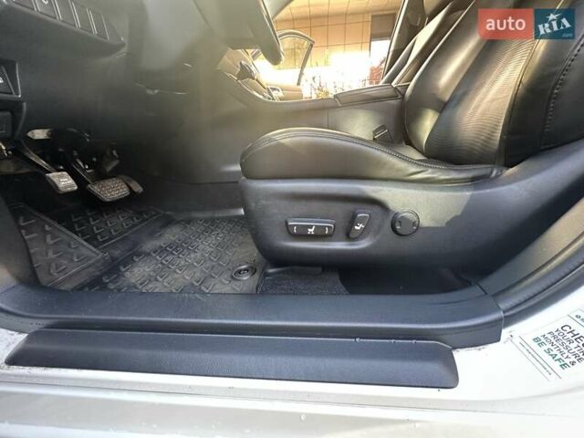 Лексус СТ 2013 в Одессе на Automoto.ua Белый Лексус СТ, объемом двигателя 1.8 л и пробегом 92 тыс. км за 15500 $, фото 21 на Automoto.ua