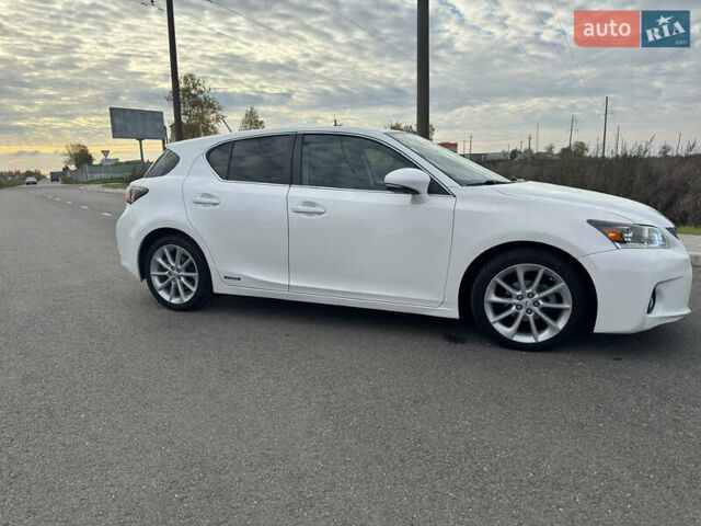 Лексус СТ 2013 в Киеве на Automoto.ua Белый Лексус СТ, объемом двигателя 1.8 л и пробегом 91 тыс. км за 13200 $, фото 15 на Automoto.ua