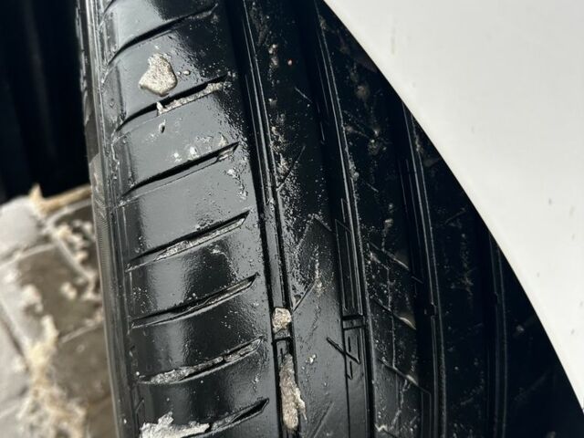 Белый Лексус СТ, объемом двигателя 1.8 л и пробегом 302 тыс. км за 13200 $, фото 6 на Automoto.ua