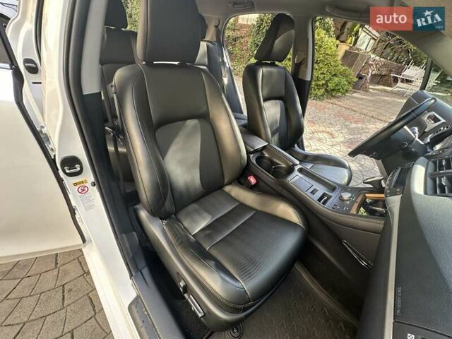 Лексус СТ 2013 в Одессе на Automoto.ua Белый Лексус СТ, объемом двигателя 1.8 л и пробегом 92 тыс. км за 15500 $, фото 34 на Automoto.ua