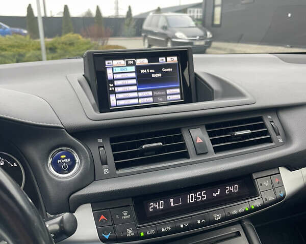 Білий Лексус СТ, об'ємом двигуна 1.8 л та пробігом 285 тис. км за 10950 $, фото 22 на Automoto.ua