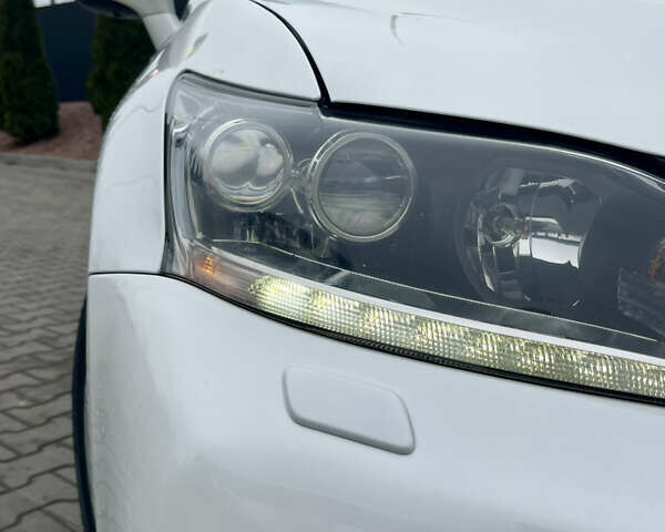 Білий Лексус СТ, об'ємом двигуна 1.8 л та пробігом 285 тис. км за 10950 $, фото 5 на Automoto.ua