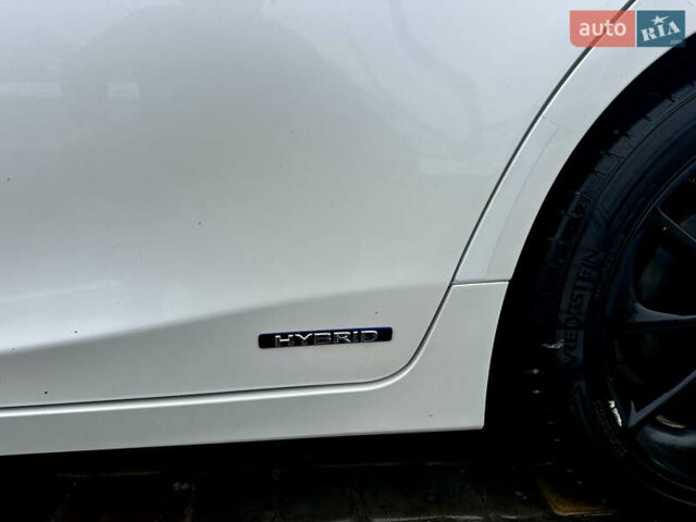 Белый Лексус СТ, объемом двигателя 1.8 л и пробегом 302 тыс. км за 13200 $, фото 6 на Automoto.ua