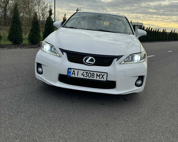 Лексус СТ 2013 в Киеве на Automoto.ua Белый Лексус СТ, объемом двигателя 1.8 л и пробегом 91 тыс. км за 13200 $, фото 19 на Automoto.ua