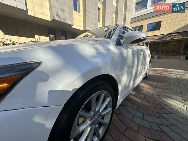 Лексус СТ 2013 в Одессе на Automoto.ua Белый Лексус СТ, объемом двигателя 1.8 л и пробегом 92 тыс. км за 15500 $, фото 6 на Automoto.ua