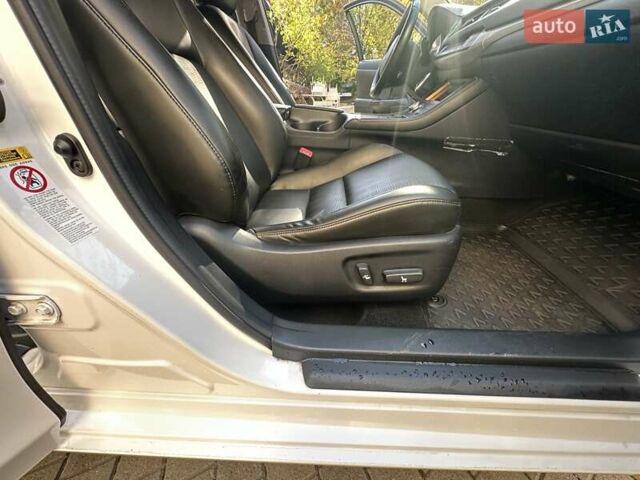 Лексус СТ 2013 в Одессе на Automoto.ua Белый Лексус СТ, объемом двигателя 1.8 л и пробегом 92 тыс. км за 15500 $, фото 36 на Automoto.ua