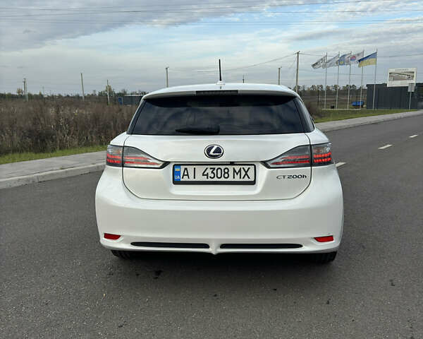 Лексус СТ 2013 в Киеве на Automoto.ua Белый Лексус СТ, объемом двигателя 1.8 л и пробегом 91 тыс. км за 13200 $, фото 16 на Automoto.ua