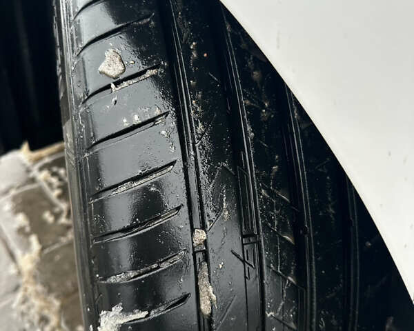 Белый Лексус СТ, объемом двигателя 1.8 л и пробегом 302 тыс. км за 13200 $, фото 7 на Automoto.ua