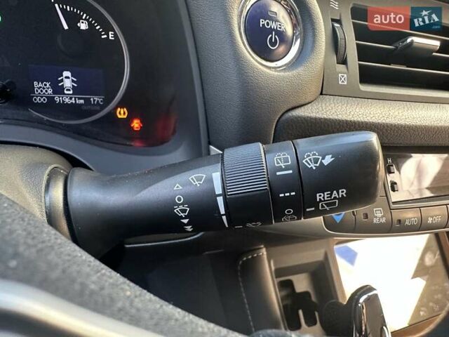 Лексус СТ 2013 в Одессе на Automoto.ua Белый Лексус СТ, объемом двигателя 1.8 л и пробегом 92 тыс. км за 15500 $, фото 28 на Automoto.ua