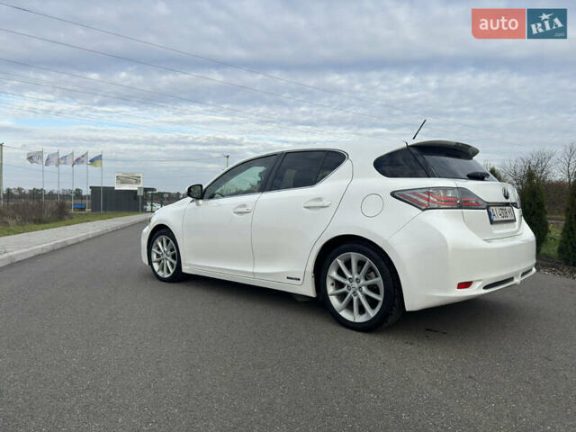 Лексус СТ 2013 в Киеве на Automoto.ua Белый Лексус СТ, объемом двигателя 1.8 л и пробегом 91 тыс. км за 13200 $, фото 17 на Automoto.ua