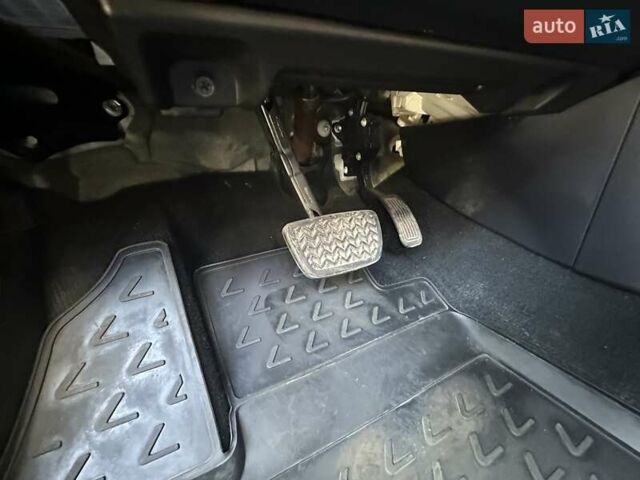 Лексус СТ 2013 в Одессе на Automoto.ua Белый Лексус СТ, объемом двигателя 1.8 л и пробегом 92 тыс. км за 15500 $, фото 24 на Automoto.ua