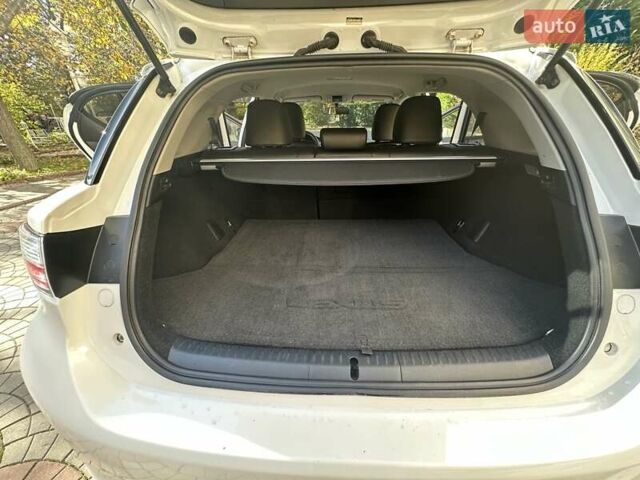 Лексус СТ 2013 в Одессе на Automoto.ua Белый Лексус СТ, объемом двигателя 1.8 л и пробегом 92 тыс. км за 15500 $, фото 45 на Automoto.ua