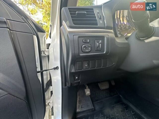 Лексус СТ 2013 в Одессе на Automoto.ua Белый Лексус СТ, объемом двигателя 1.8 л и пробегом 92 тыс. км за 15500 $, фото 23 на Automoto.ua