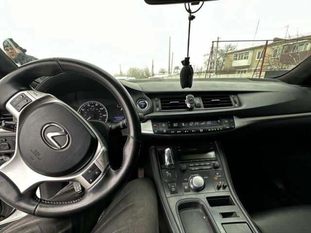 Белый Лексус СТ, объемом двигателя 1.8 л и пробегом 302 тыс. км за 13200 $, фото 8 на Automoto.ua