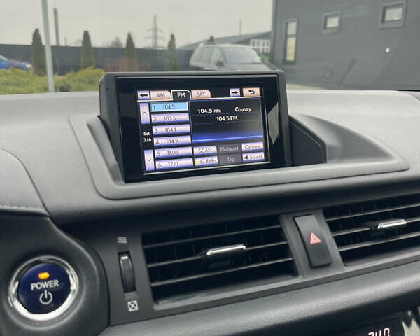 Белый Лексус СТ, объемом двигателя 1.8 л и пробегом 285 тыс. км за 11950 $, фото 21 на Automoto.ua