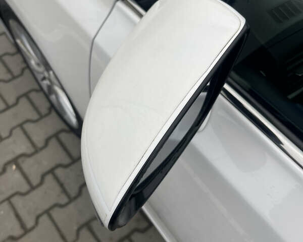 Белый Лексус СТ, объемом двигателя 1.8 л и пробегом 285 тыс. км за 11950 $, фото 25 на Automoto.ua