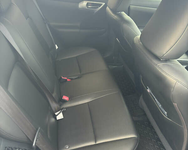 Лексус СТ 2013 в Киеве на Automoto.ua Белый Лексус СТ, объемом двигателя 1.8 л и пробегом 91 тыс. км за 13200 $, фото 10 на Automoto.ua