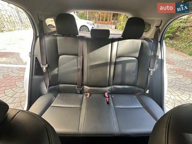 Лексус СТ 2013 в Одессе на Automoto.ua Белый Лексус СТ, объемом двигателя 1.8 л и пробегом 92 тыс. км за 15500 $, фото 43 на Automoto.ua