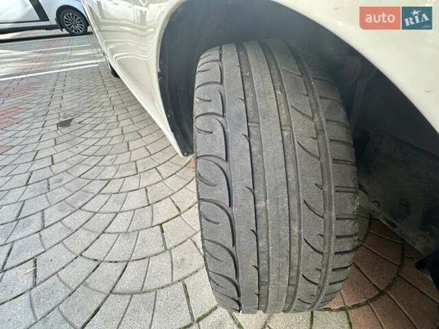 Лексус СТ 2013 в Одессе на Automoto.ua Белый Лексус СТ, объемом двигателя 1.8 л и пробегом 92 тыс. км за 15500 $, фото 48 на Automoto.ua