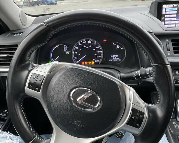 Белый Лексус СТ, объемом двигателя 1.8 л и пробегом 285 тыс. км за 11950 $, фото 16 на Automoto.ua