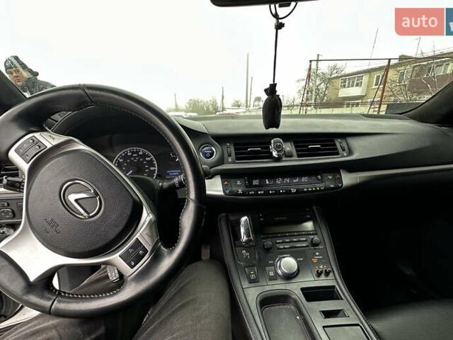 Белый Лексус СТ, объемом двигателя 1.8 л и пробегом 302 тыс. км за 13200 $, фото 9 на Automoto.ua