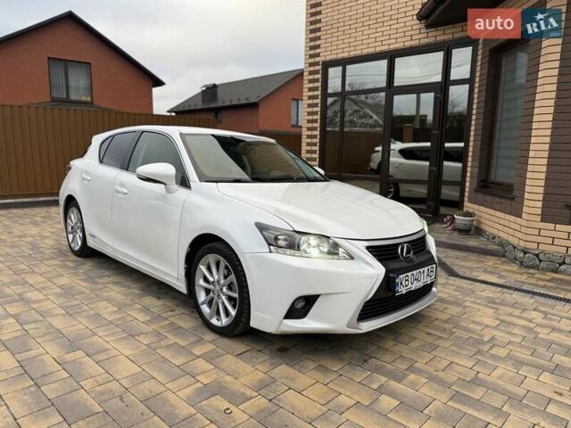 Белый Лексус СТ, объемом двигателя 1.8 л и пробегом 179 тыс. км за 13500 $, фото 2 на Automoto.ua