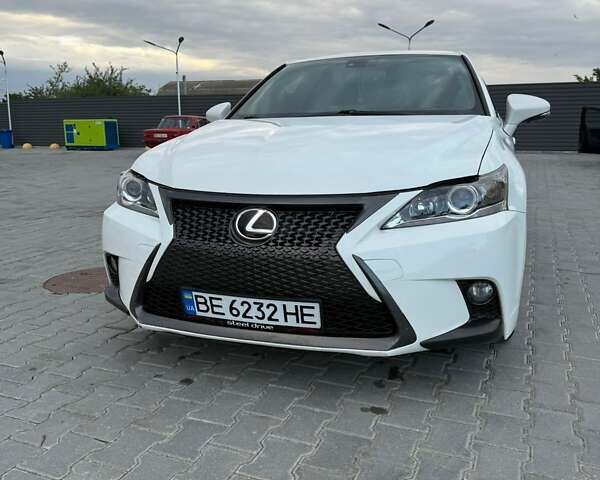 Белый Лексус СТ, объемом двигателя 1.8 л и пробегом 211 тыс. км за 16000 $, фото 10 на Automoto.ua